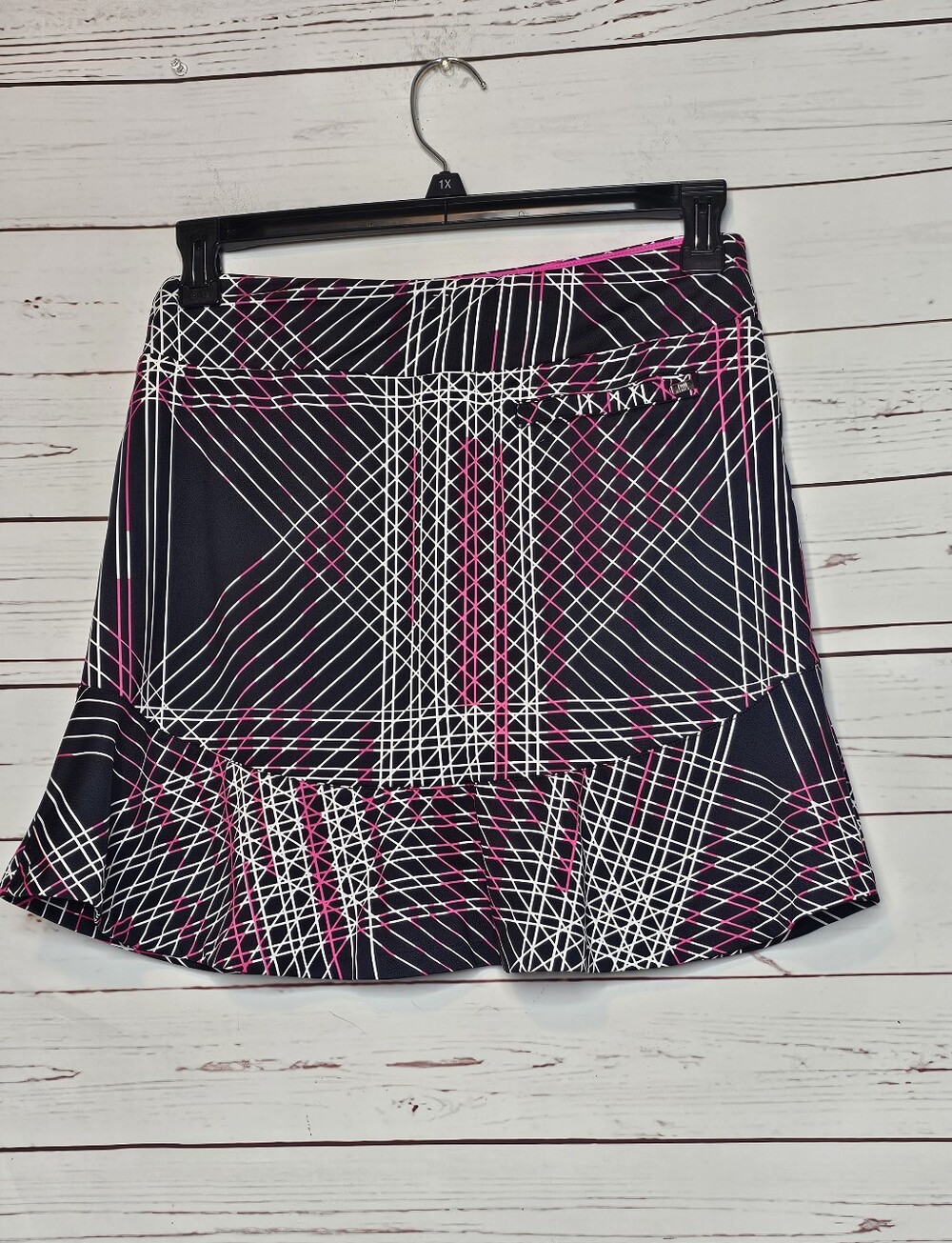 Tail Graphic Print Black and Pink Flounce Golf Skort - Picture 3 of 15